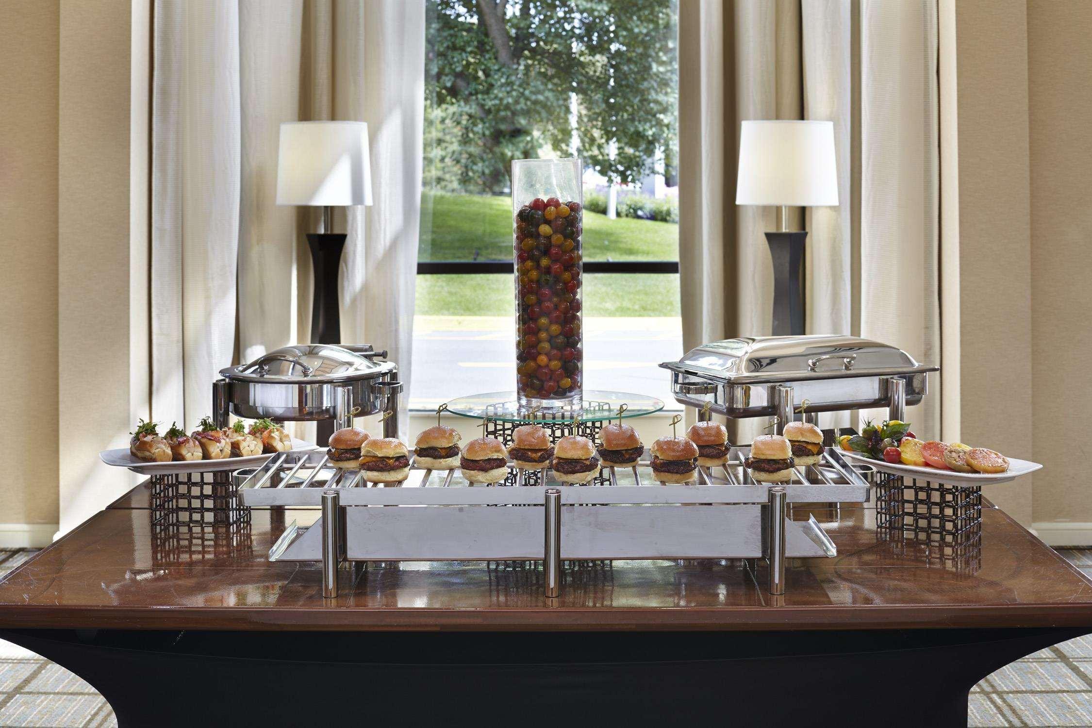 Hotel The Saratoga Hilton à Saratoga Springs Extérieur photo